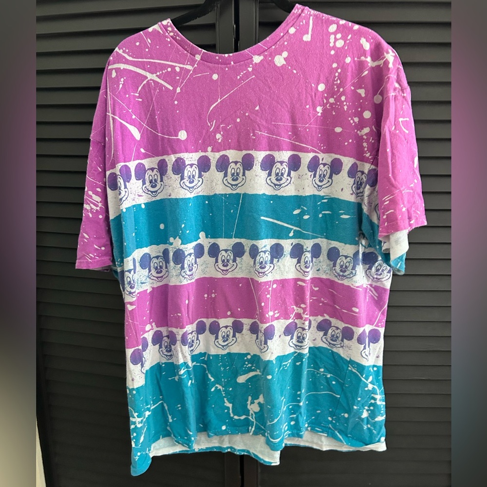 90’s style Disney parks tee.    Super cute and so retro!